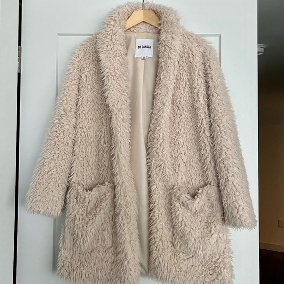 BB Dakota | Fur Mix-a-Lot Wubby Coat - Picture 4 of 8